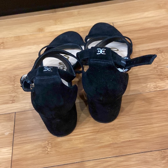 Sam Edelman 2.5 inch heels with cute straps - Picture 4 of 7